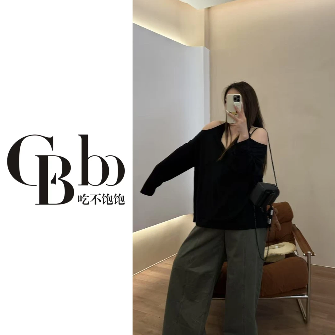 【吃不饱饱】大码 时髦博物馆 露肩长袖上衣显瘦气质慵懒风0168