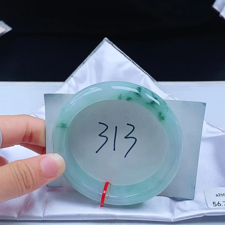 翡翠手镯未镶嵌56+正圈
