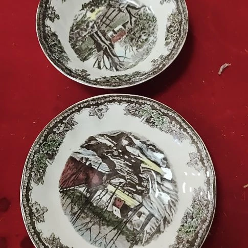 瓷片瓷片，各种摆件，均有瑕疵。沙锅！