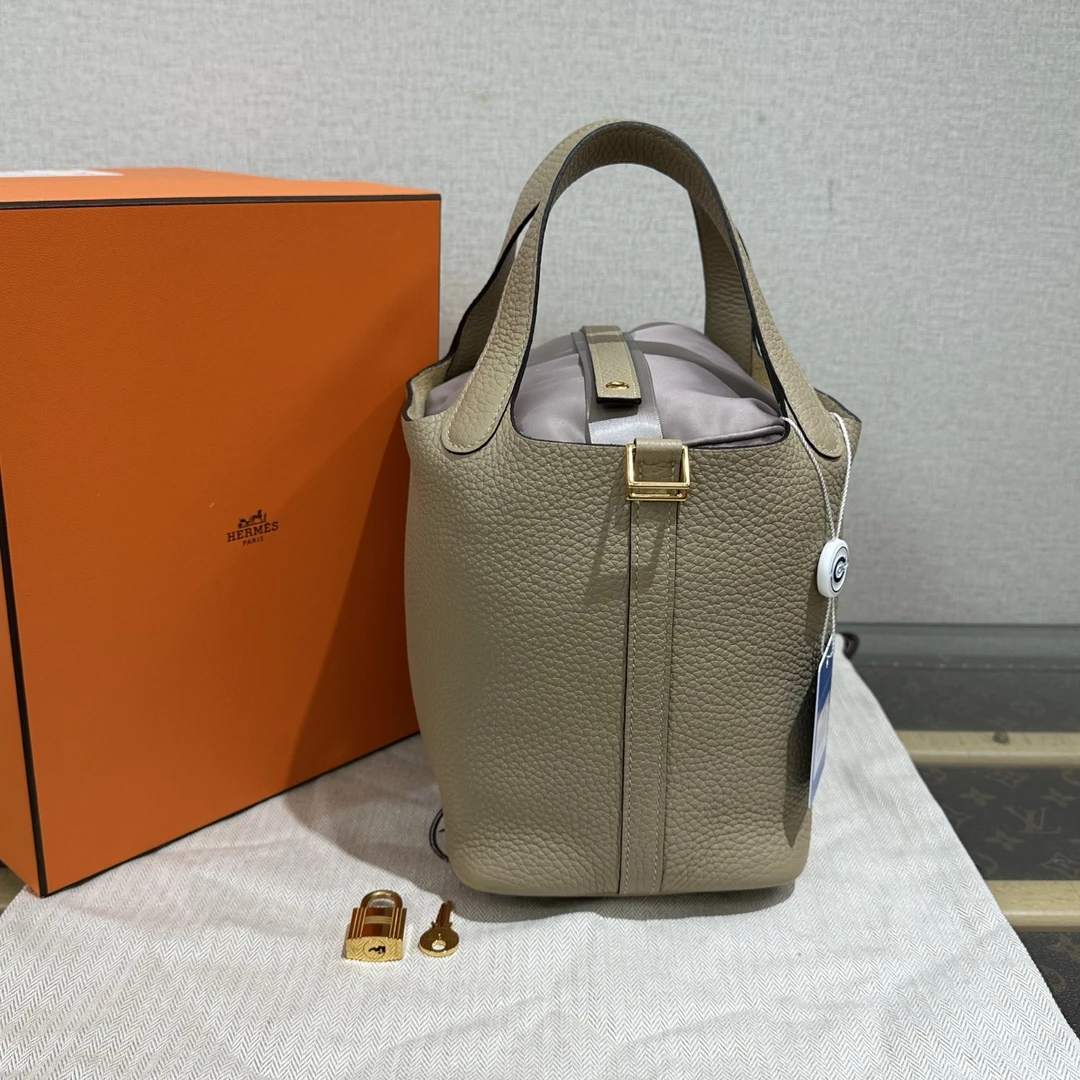 99新 Hermes/爱马仕 风衣灰金扣菜篮子18手提袋 03022