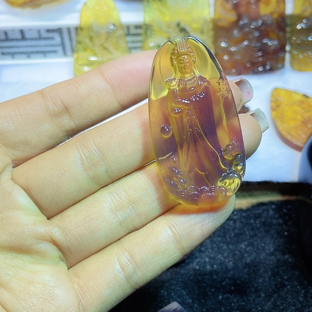 琥珀颈饰未镶嵌妈祖