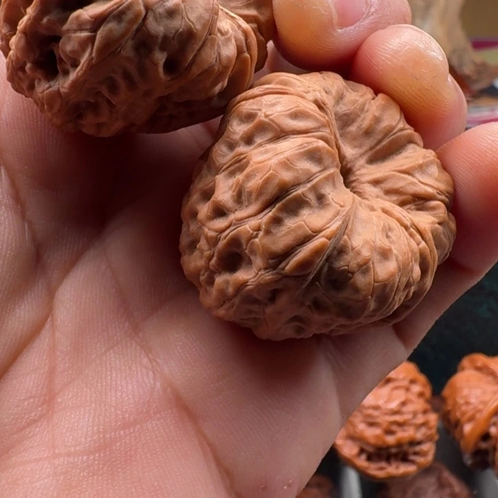 吊坠文玩核桃平谷野生大凹底