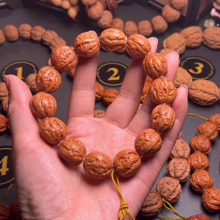 文玩核桃手串秋子