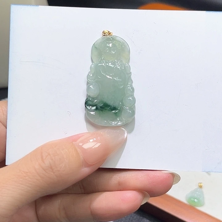 颈饰18K金镶嵌翡翠