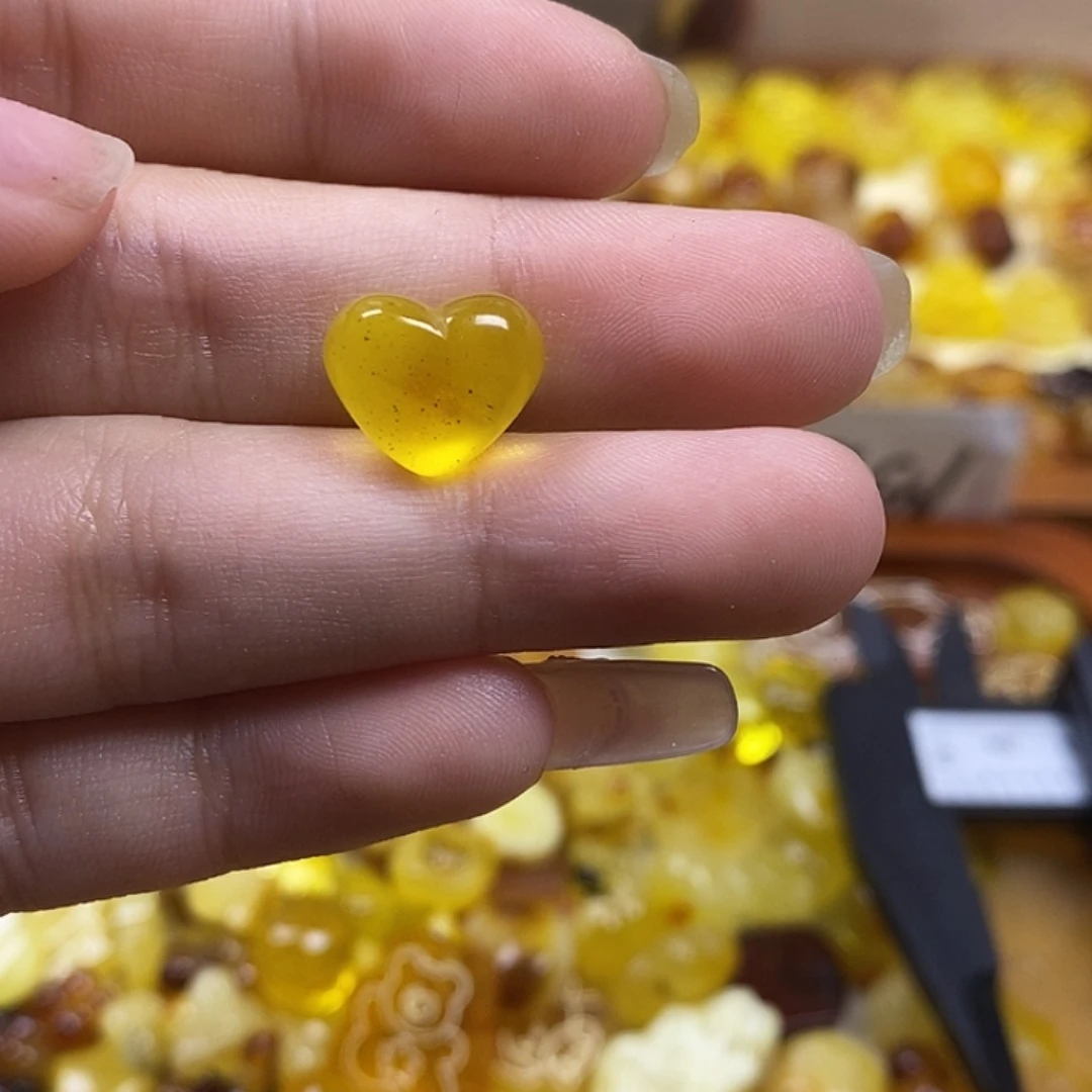 琥珀未镶嵌珠宝奇石