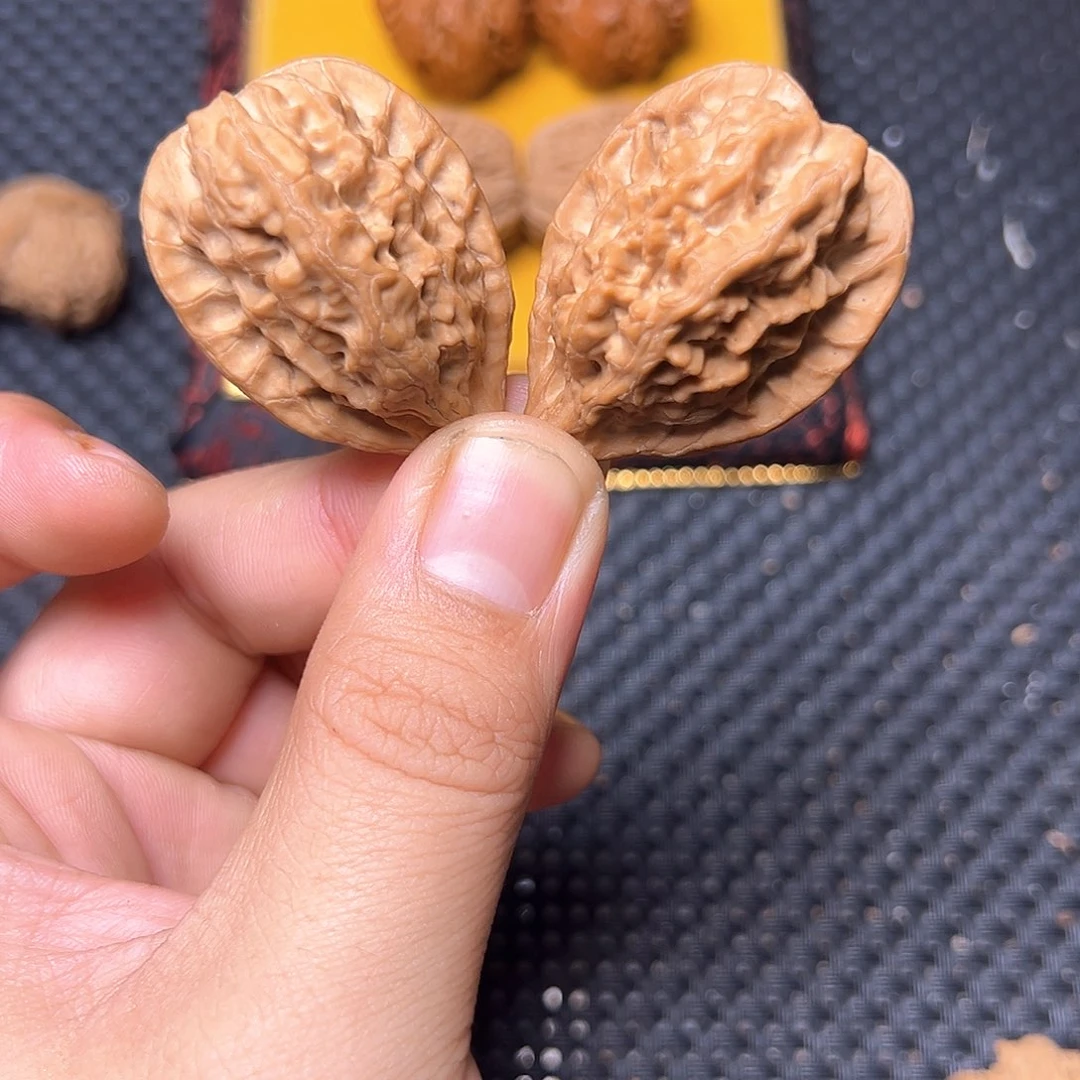 文玩核桃吊坠穿云箭