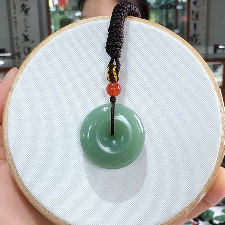 密玉（石英质玉）未镶嵌颈饰