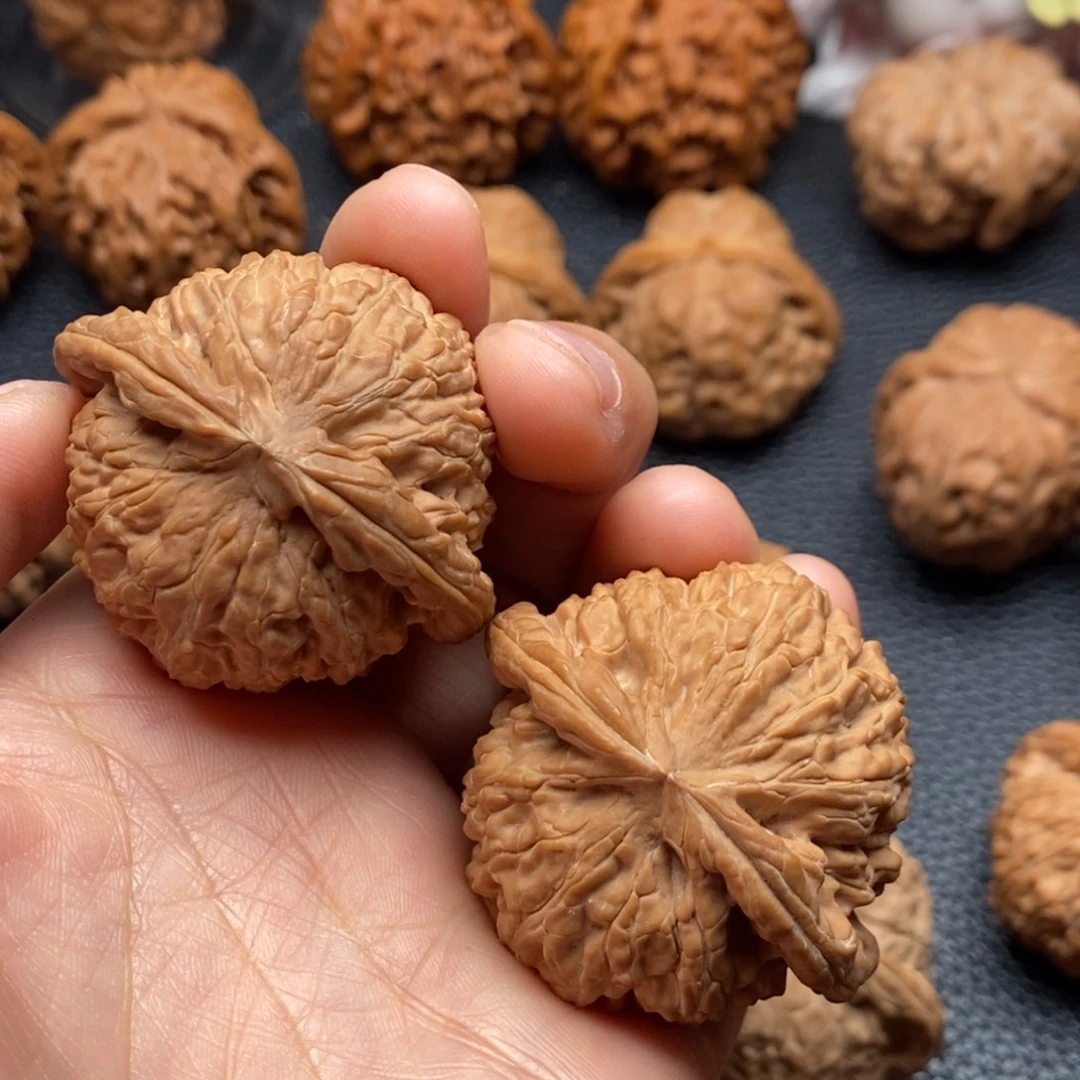 文玩核桃吊坠全品白狮子