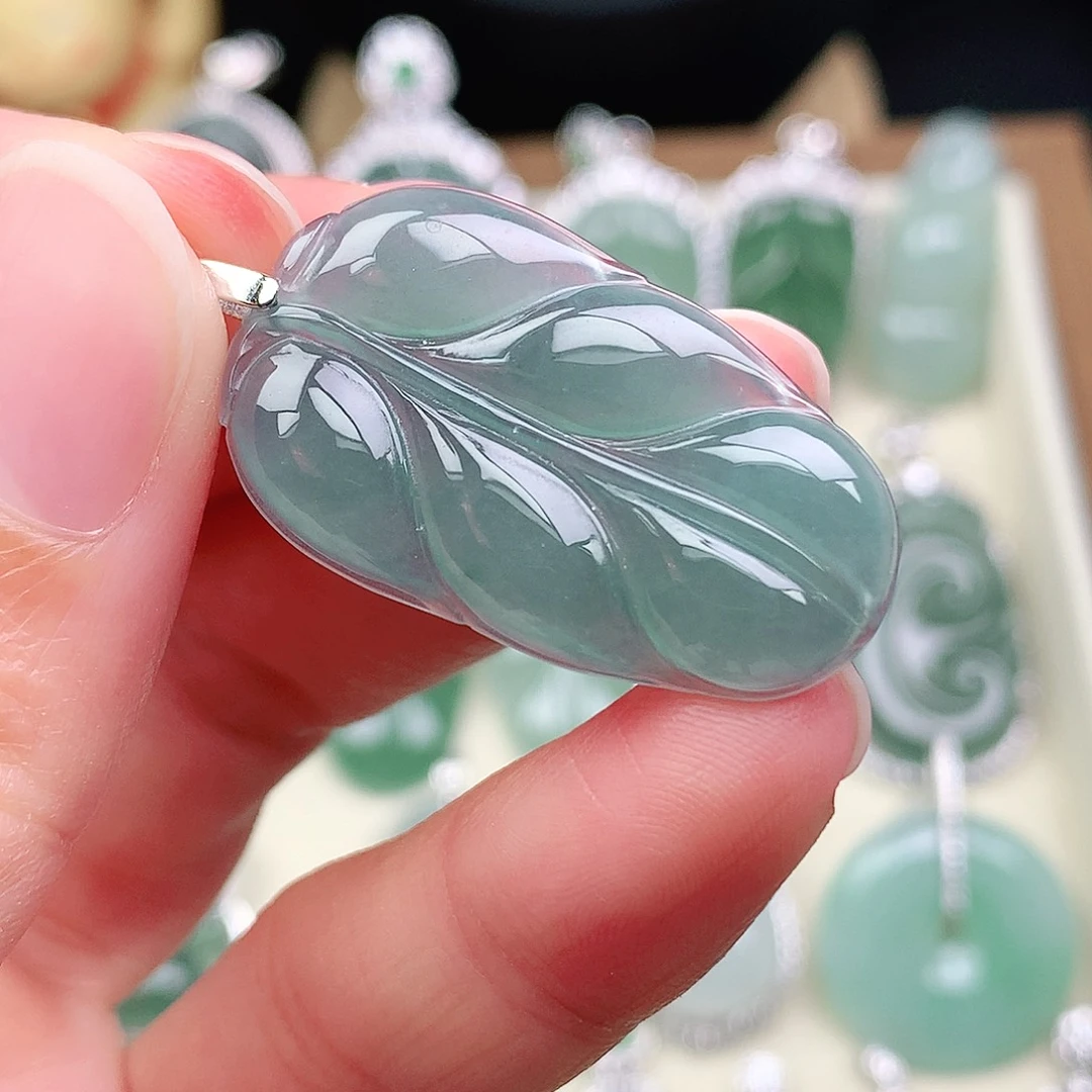 翡翠未镶嵌颈饰吊坠