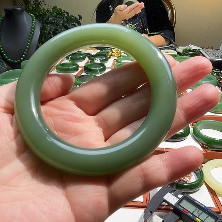 未镶嵌手镯和田玉张*金