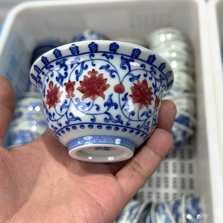 瓷片白青花釉里红缠枝莲压手杯微瑕