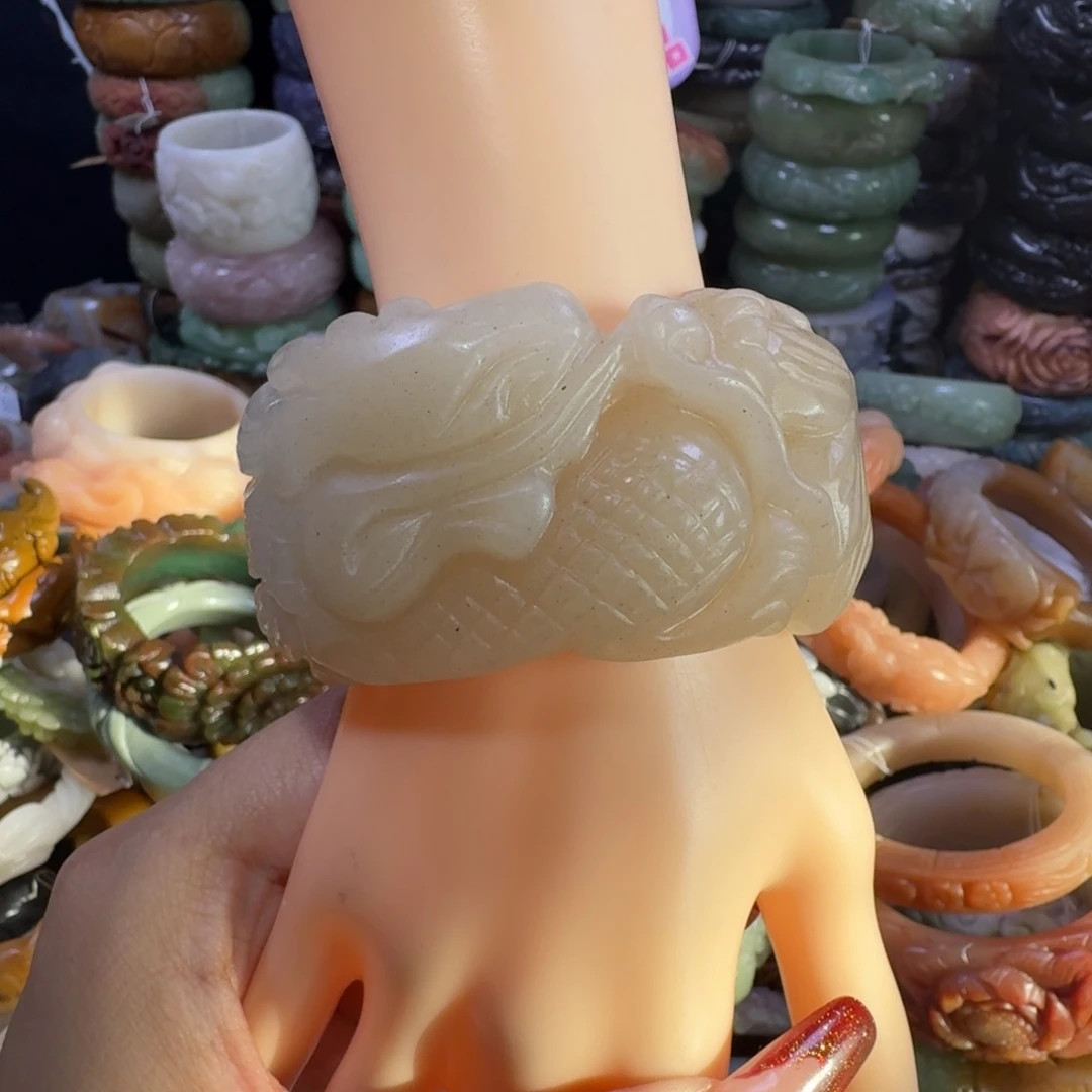 石英质玉（佘太翠）未镶嵌手镯24，56，不退换