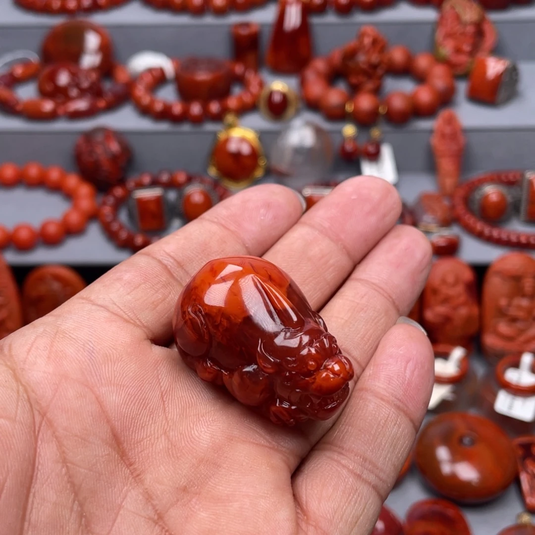南红玛瑙未镶嵌珠宝奇石吊坠