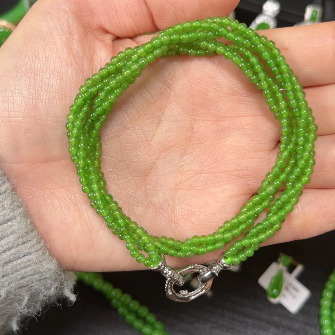 用***己和田玉银S925镶嵌颈饰