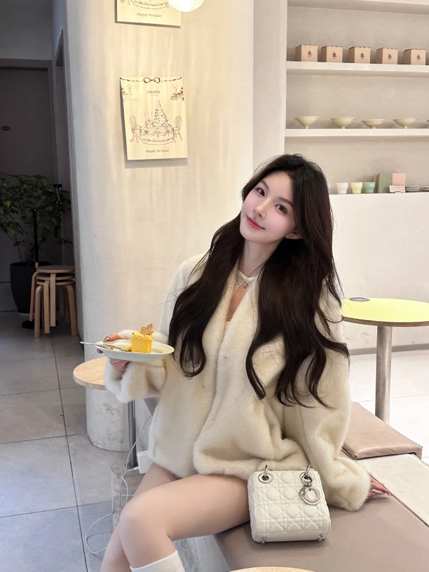 【张稚昂studio】韩女美丽法则气质粉色十字貂环保毛毛高级感外套