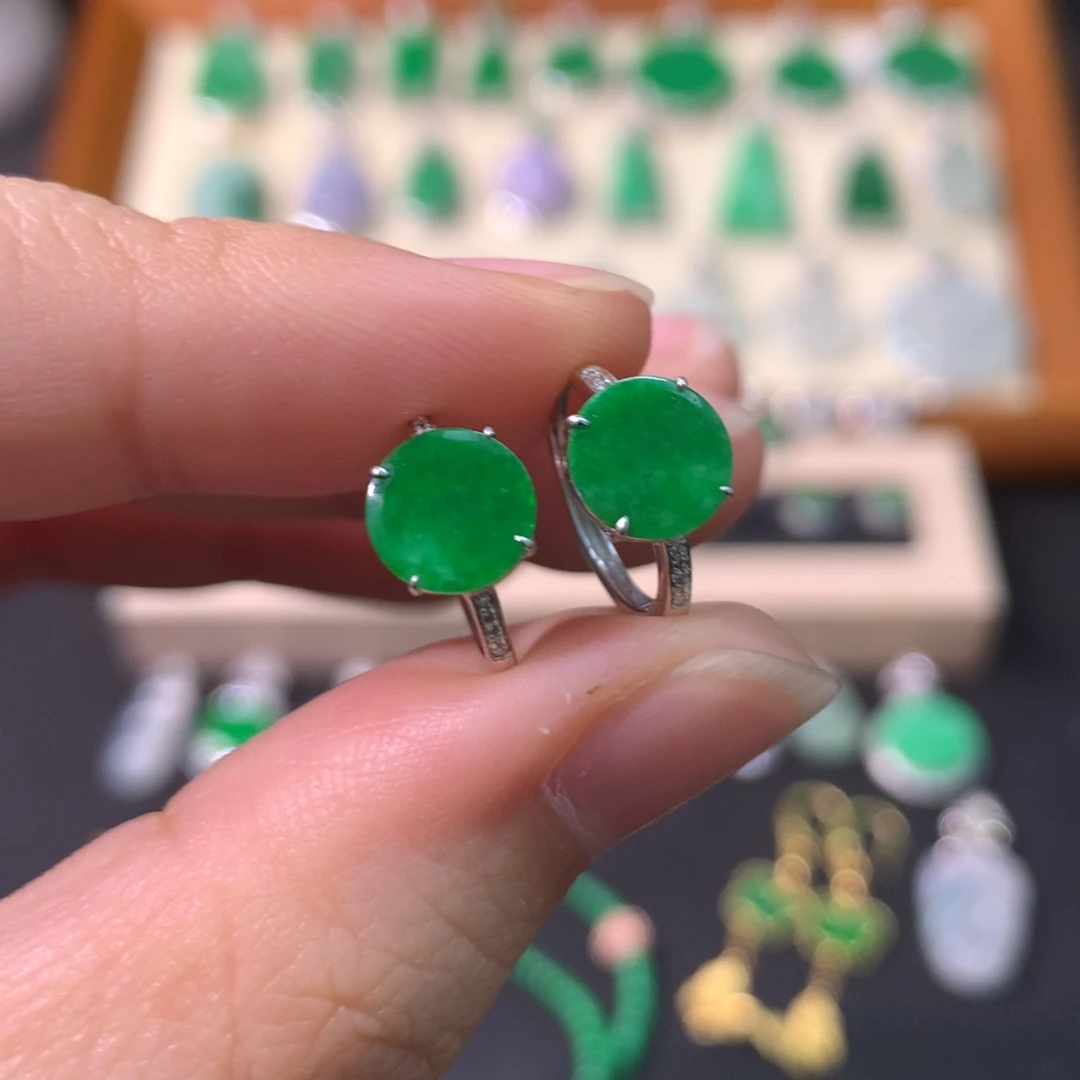 翡翠18K金镶嵌耳饰圆牌耳包