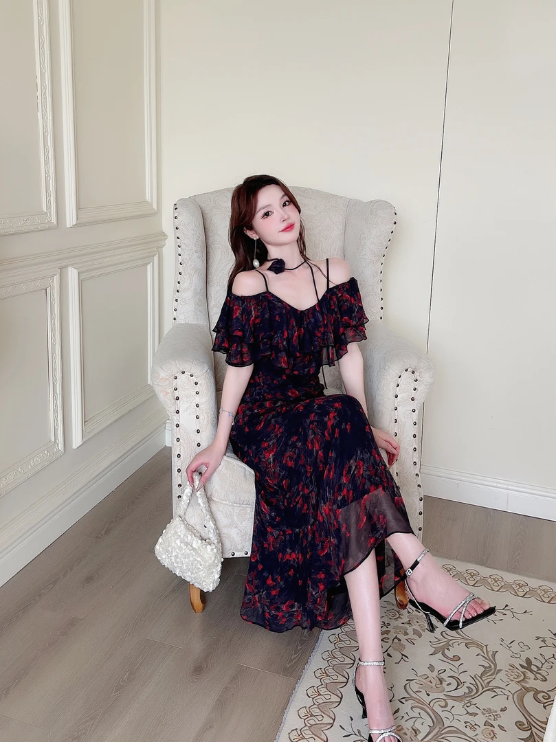 法式复古一字领荷叶边鱼尾包臀裙女度假风浪漫碎花连衣裙夏季