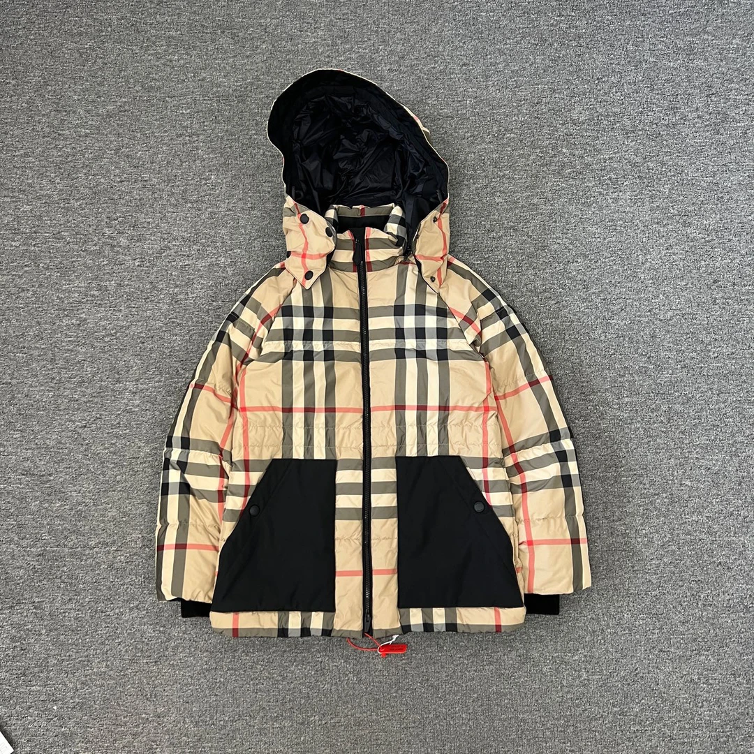 99新 BURBERRY/博柏利 经典格纹 连帽羽绒服 99新 Xs码