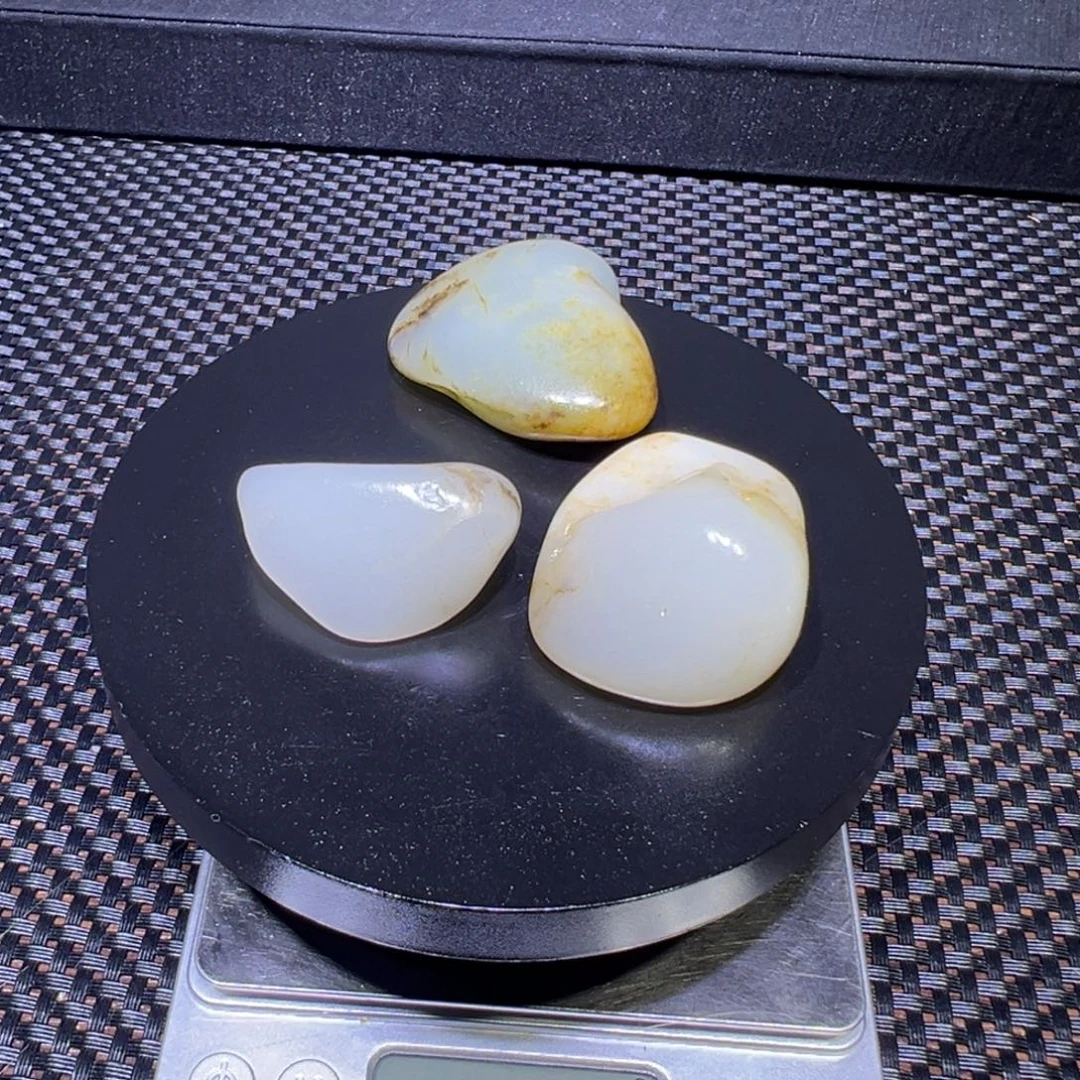 吊坠(不含链)未镶嵌和田玉（子料）132