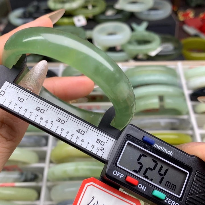 蛇纹石玉未镶嵌手镯528