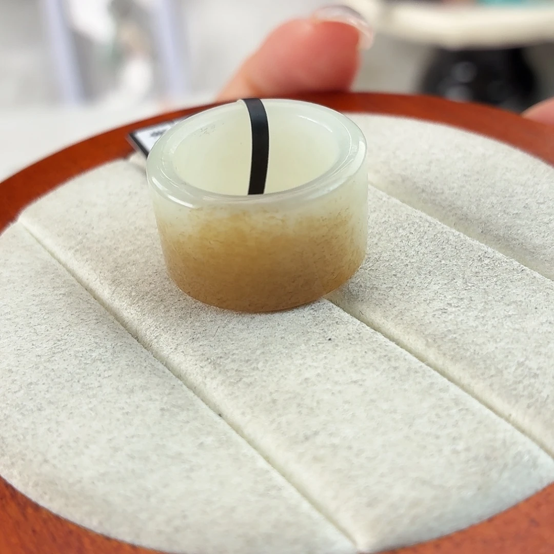 和田玉未镶嵌戒指r65咖糖糖白圆切16.5