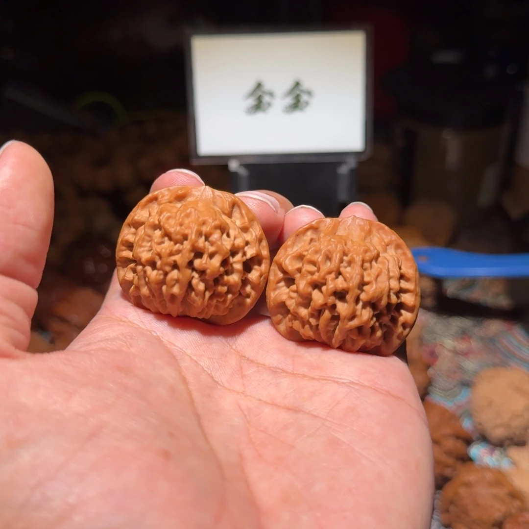 把件文玩核桃1329秦闷，尺寸38 33 34