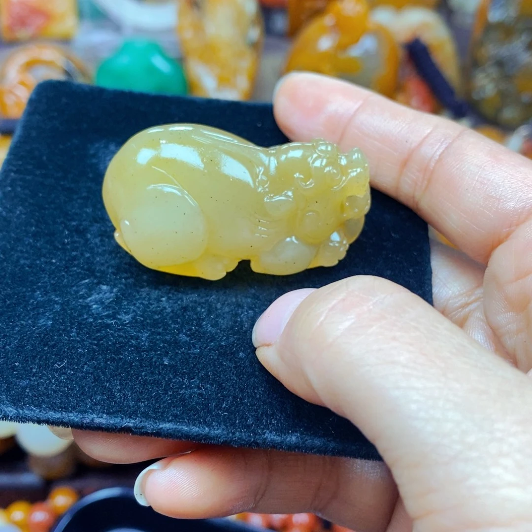 未镶嵌石英质玉（黄龙玉）吊坠(不含链)