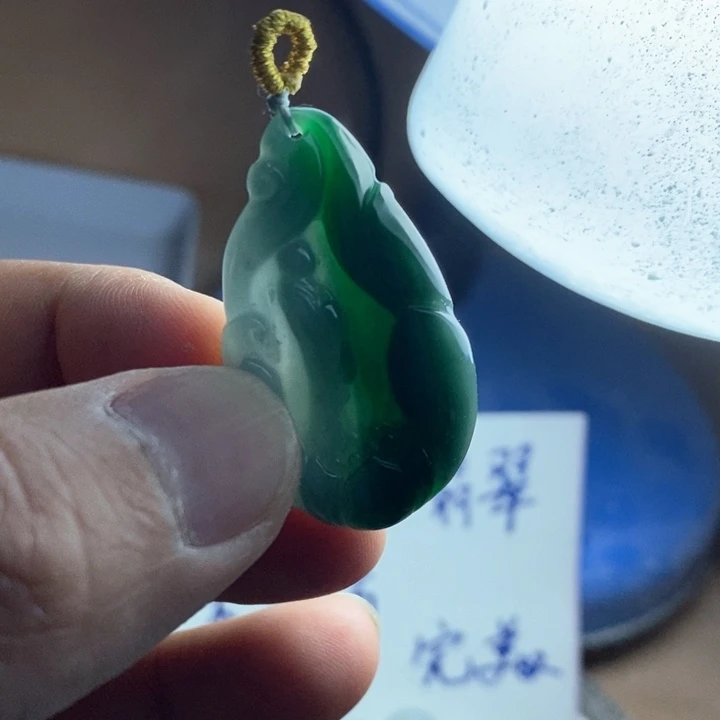 翡翠颈饰未镶嵌好