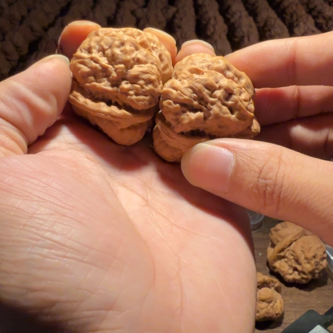 灭***缘把件文玩核桃蛤蟆的眼睛是真的好看