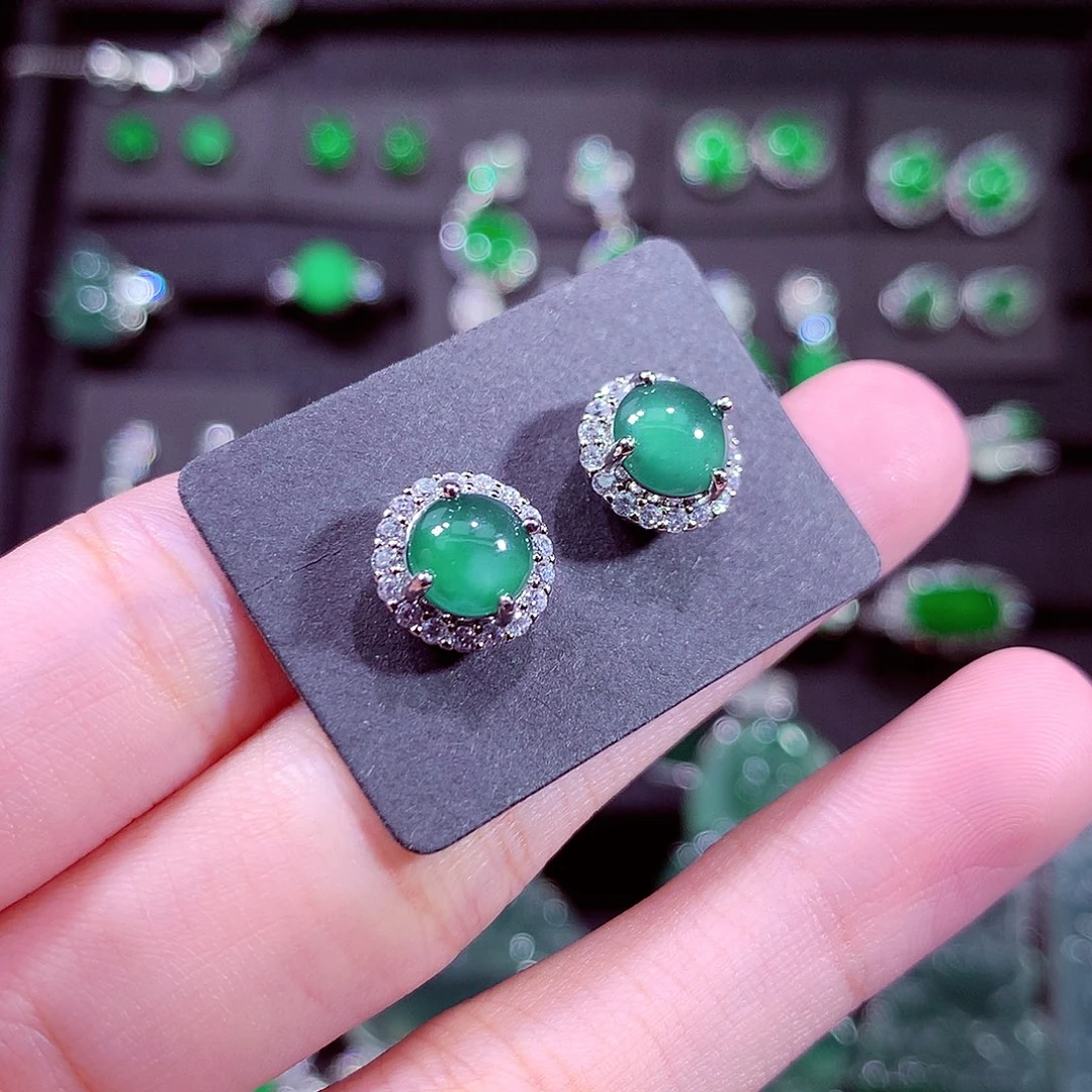 颈饰未镶嵌翡翠天然