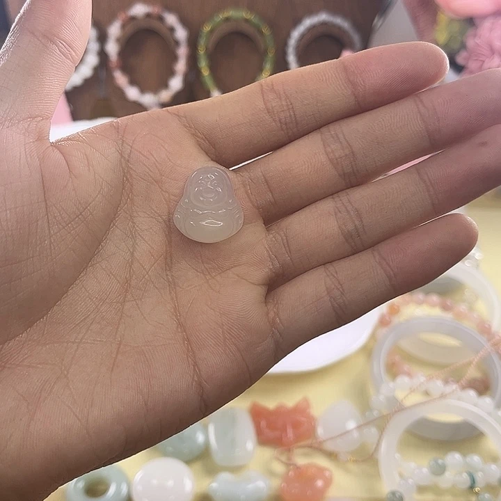石英质玉未镶嵌颈饰