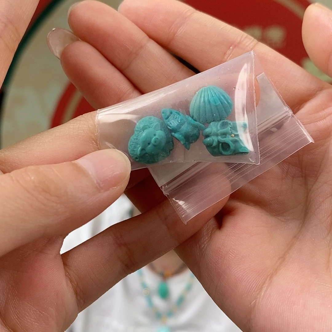 绿松石未镶嵌珠宝奇石