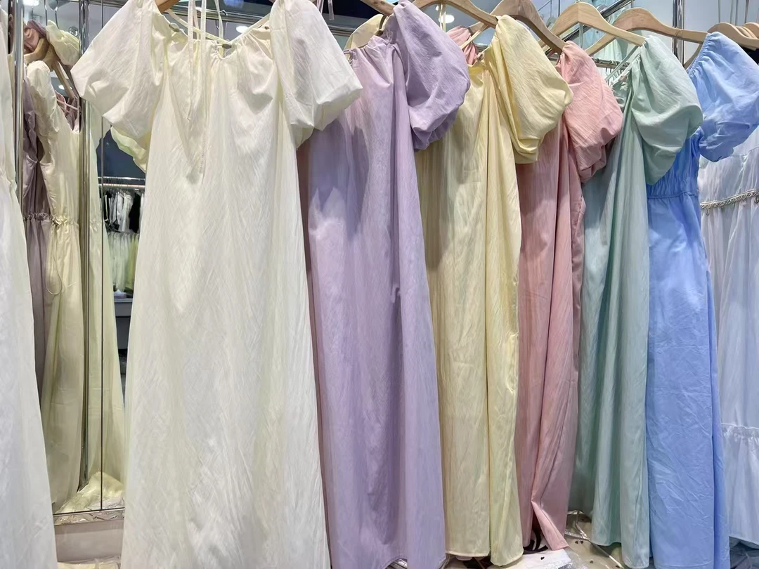 柚子99女装-品牌撤柜衣服-微瑕-NO退NO换-介意慎拍！！！