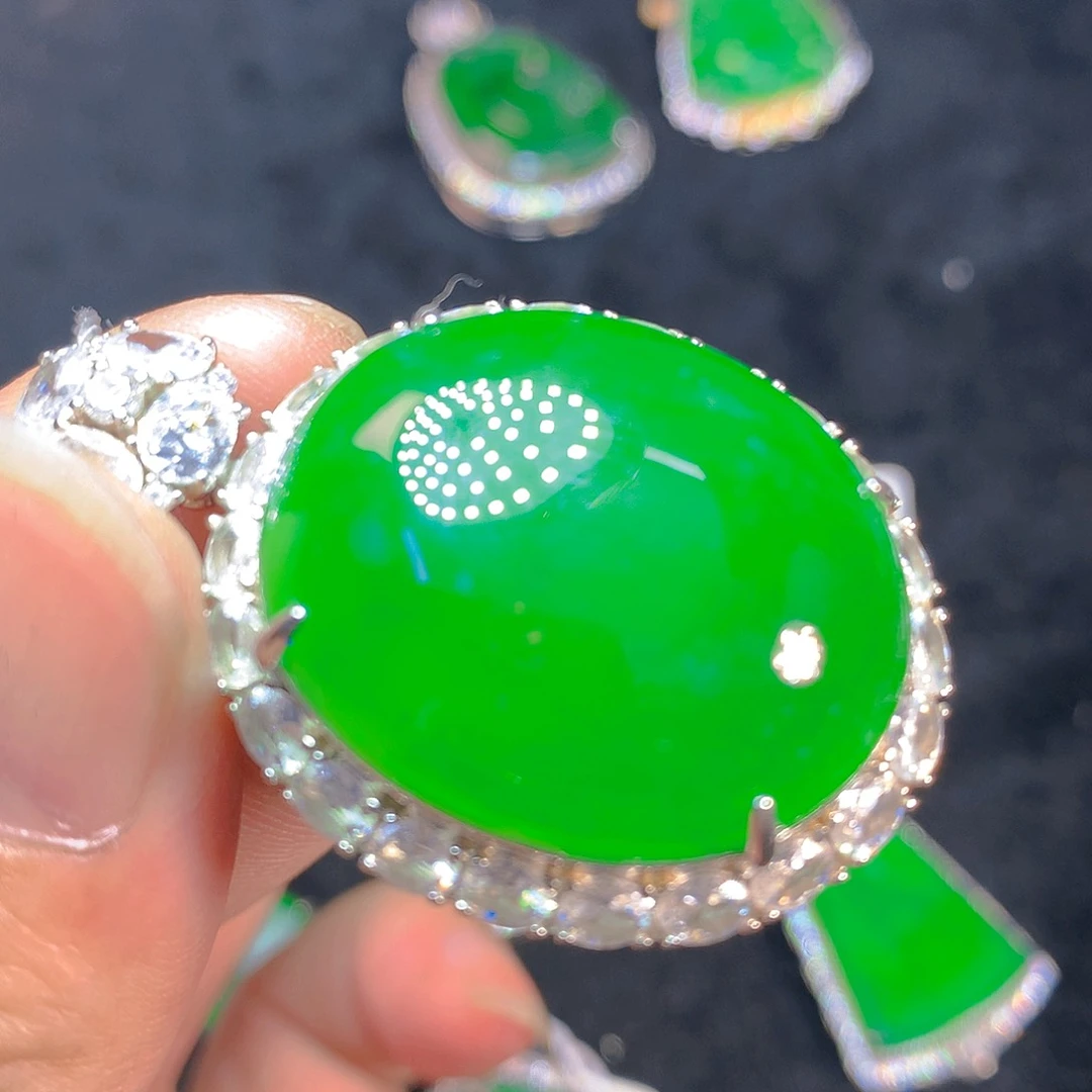 颈饰银S925镶嵌翡翠