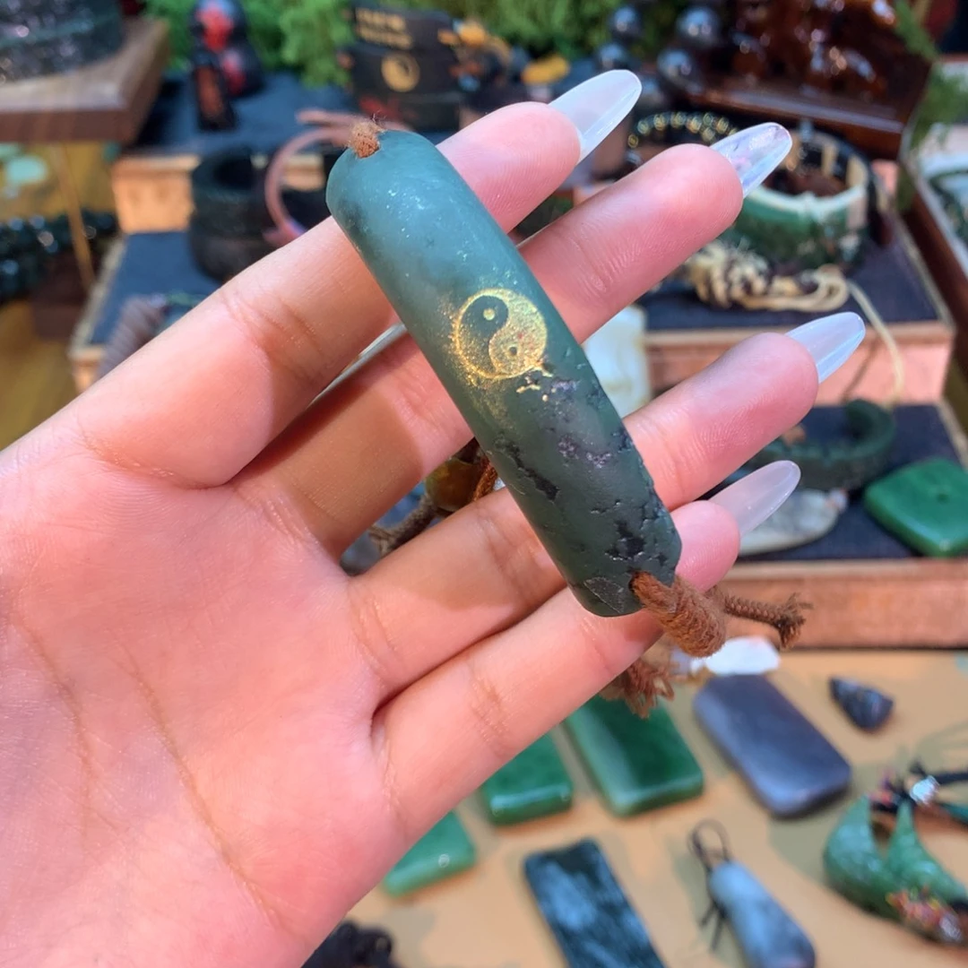 和田玉（糖玉）未镶嵌挂件