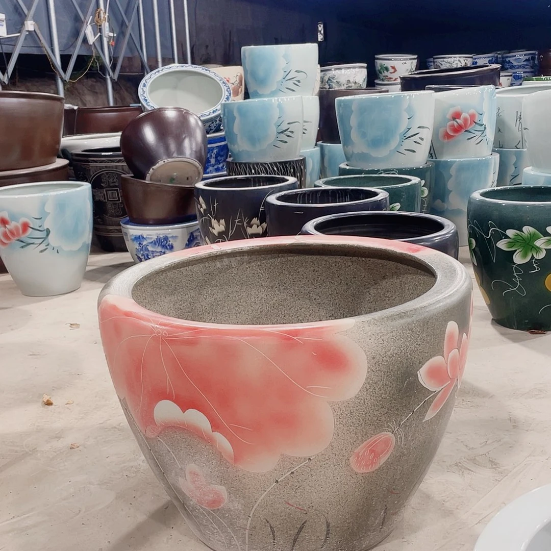 缸瓷器瓷器直径70高度50。瓷器