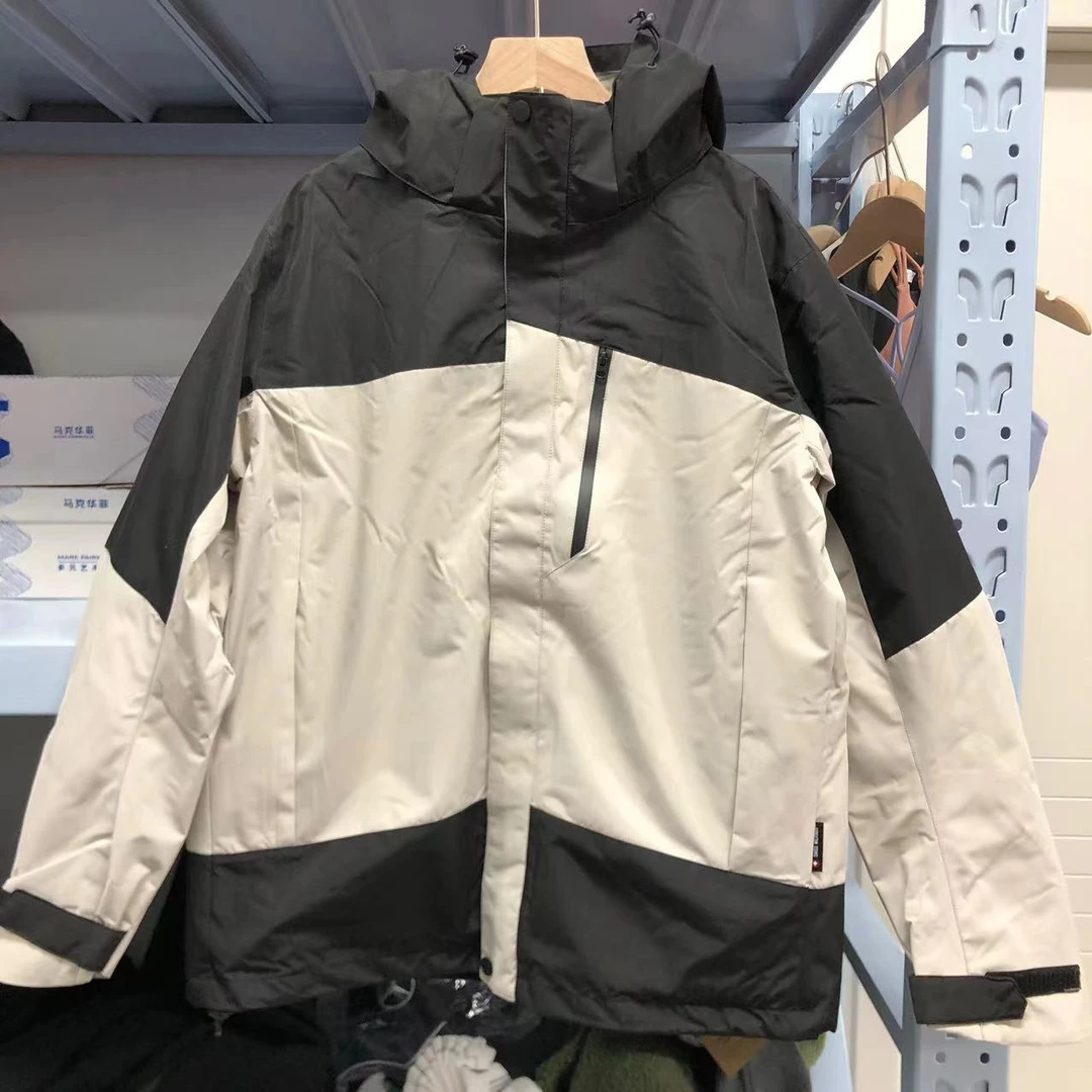 户外运动防风三合一冲锋衣E57