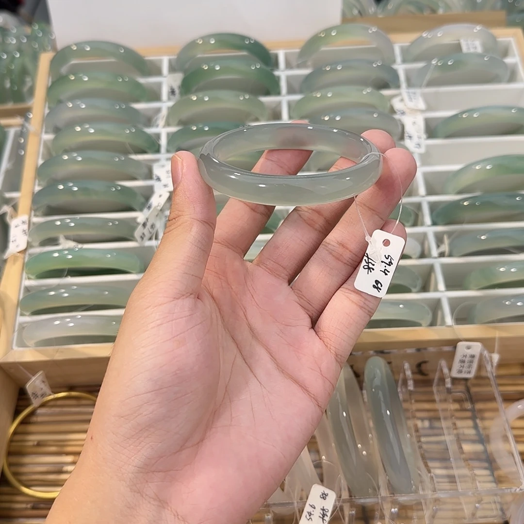 玛瑙/玉髓未镶嵌手镯圈口59.4