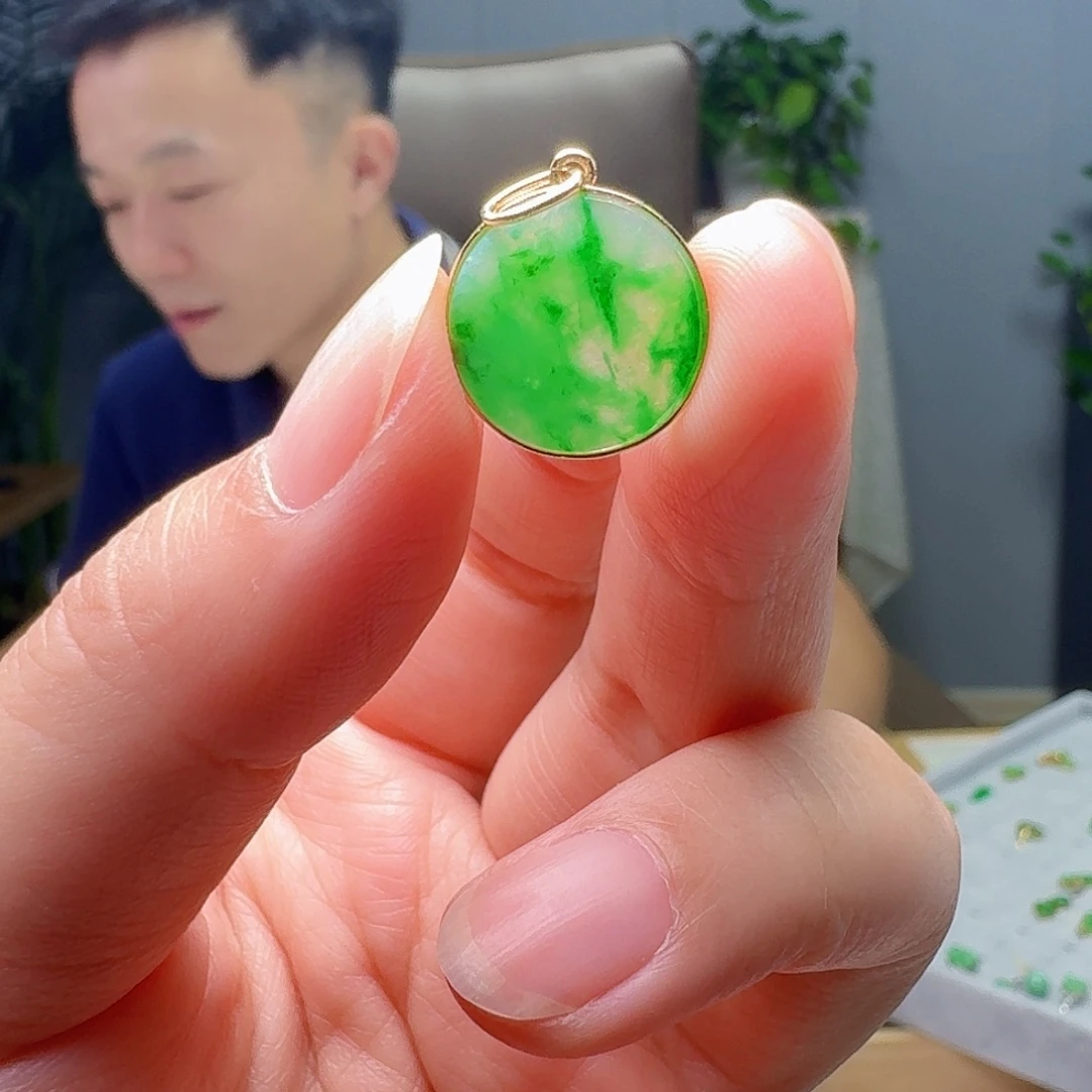 吊坠(不含链)18K金镶嵌翡翠天然