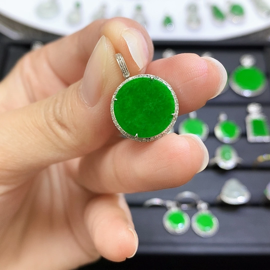 翡翠18K金镶嵌吊坠(不含链)