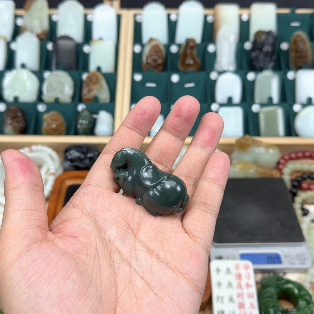 和田玉挂件未镶嵌