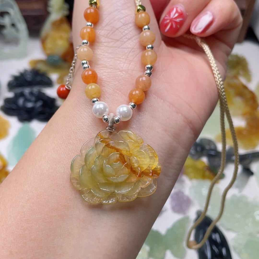 蛇纹石玉颈饰未镶嵌妞*