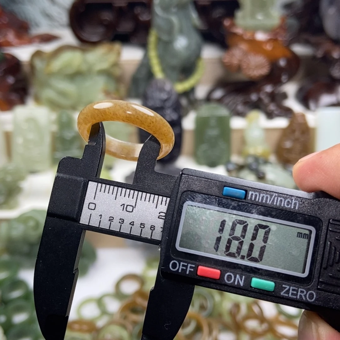 【闪购商品】颈饰未镶嵌和田玉