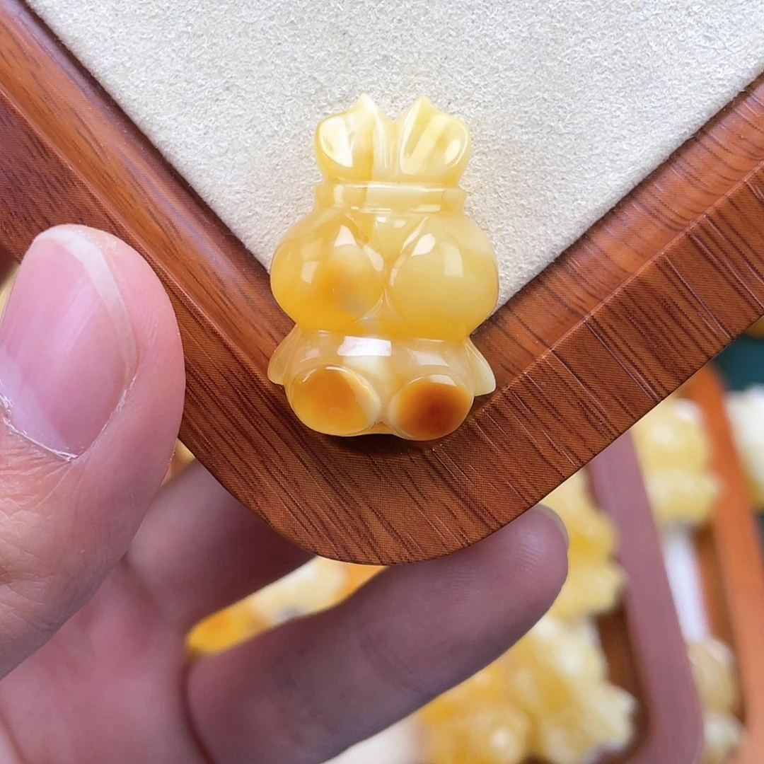 琥珀裸石未镶嵌?****蜜蜡