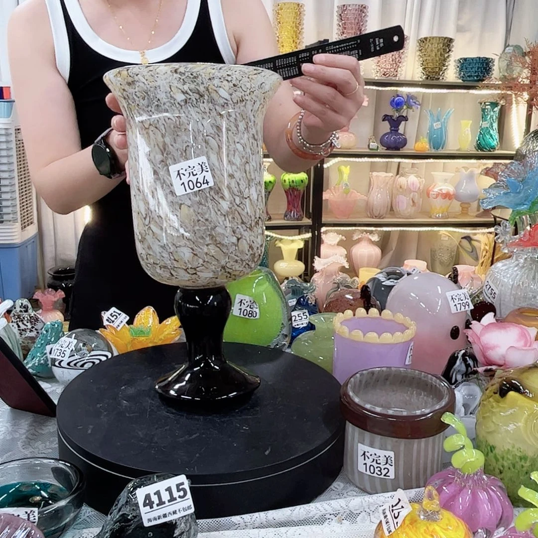 1064 琉璃花瓶摆件不完美