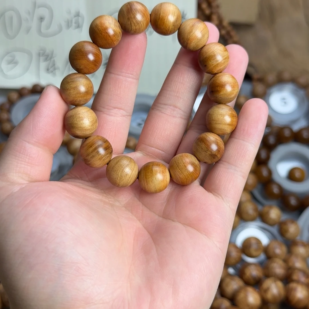 1.5 黄金底蚕丝纹龙胆