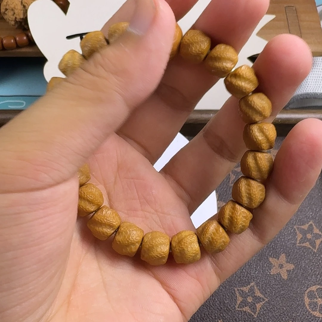 l***a猴头核桃手串灵蛇