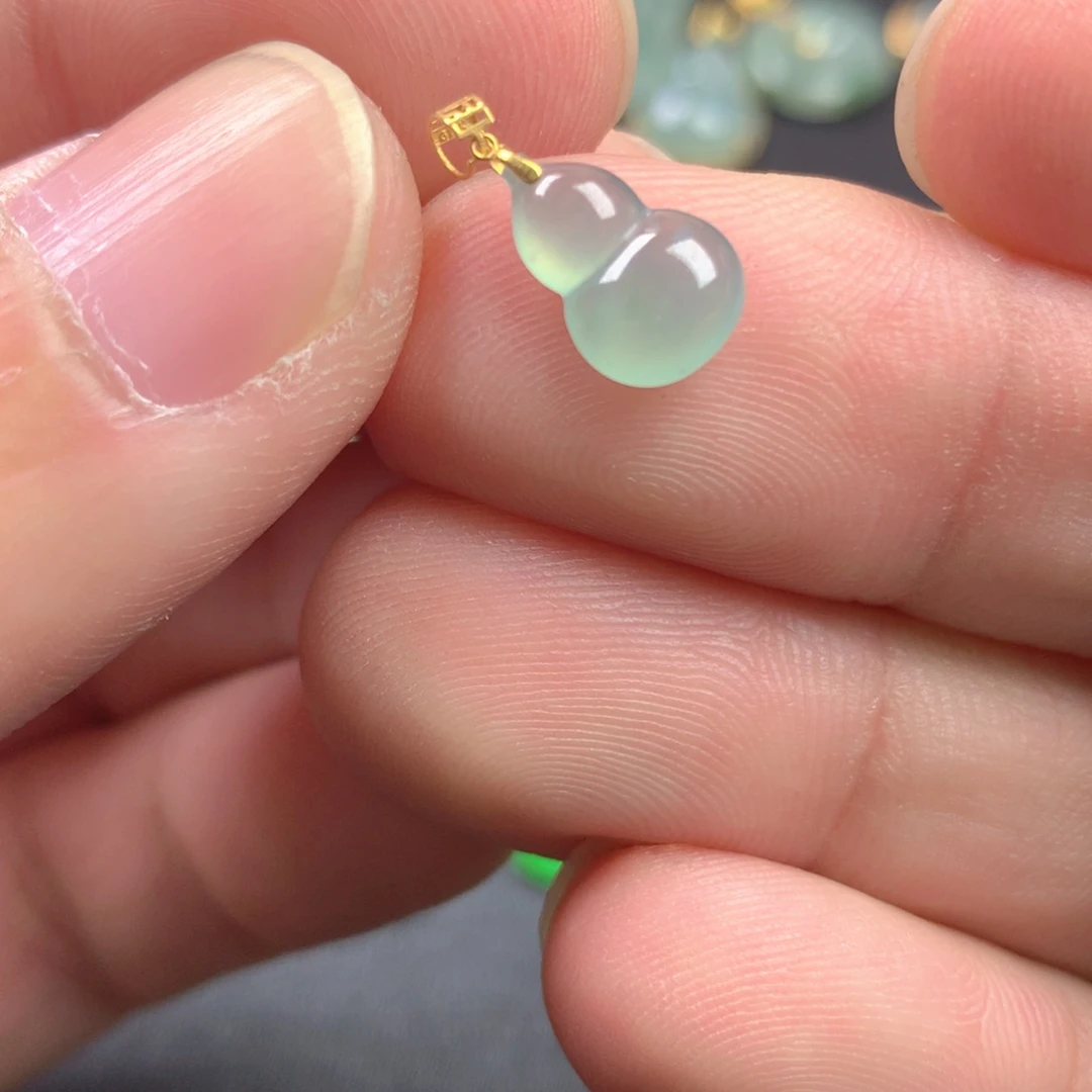 【闪购商品】颈饰18K金镶嵌翡翠翡翠