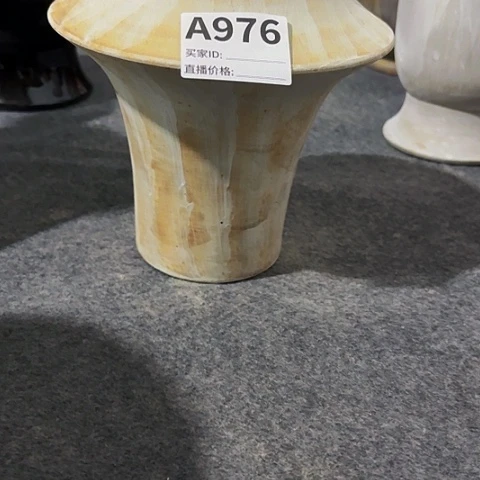 陶瓷哇塞小珑福利花瓶A976