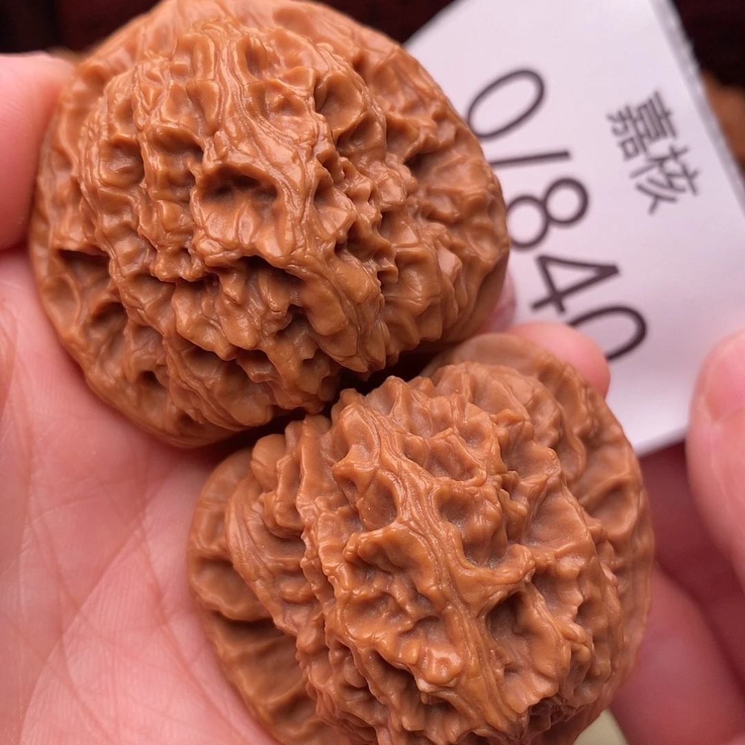 文玩核桃把件44三角 南疆石